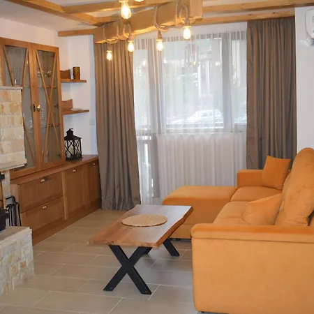 супер луксозен в Winslow Apartment